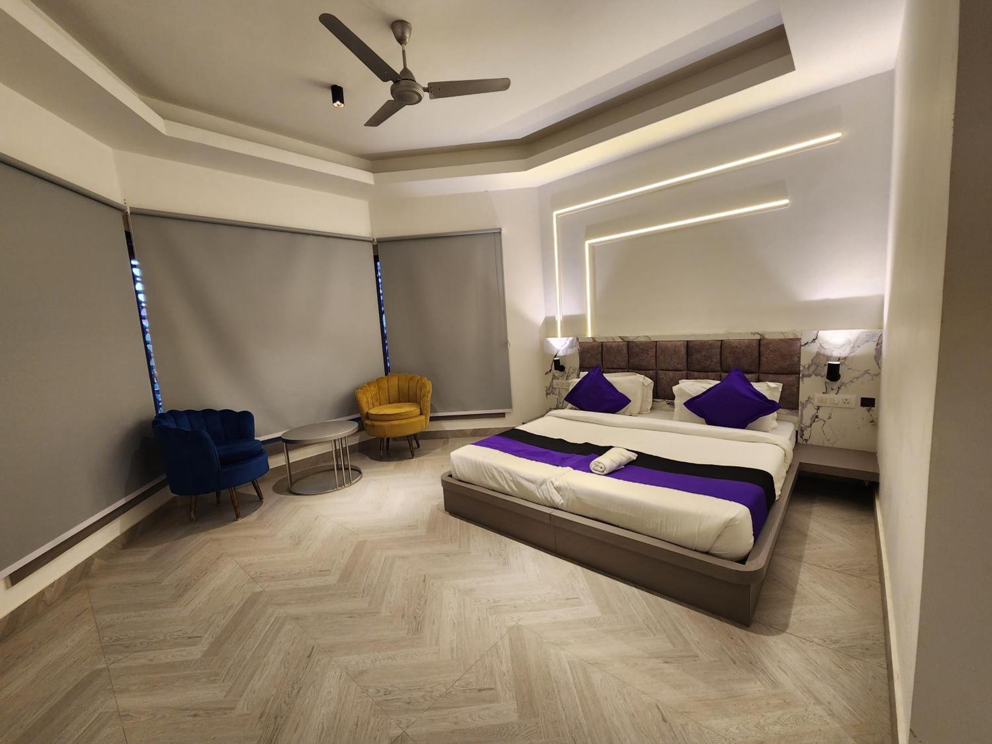 Square9 - A Boutique Hotel גורגאון מראה חיצוני תמונה