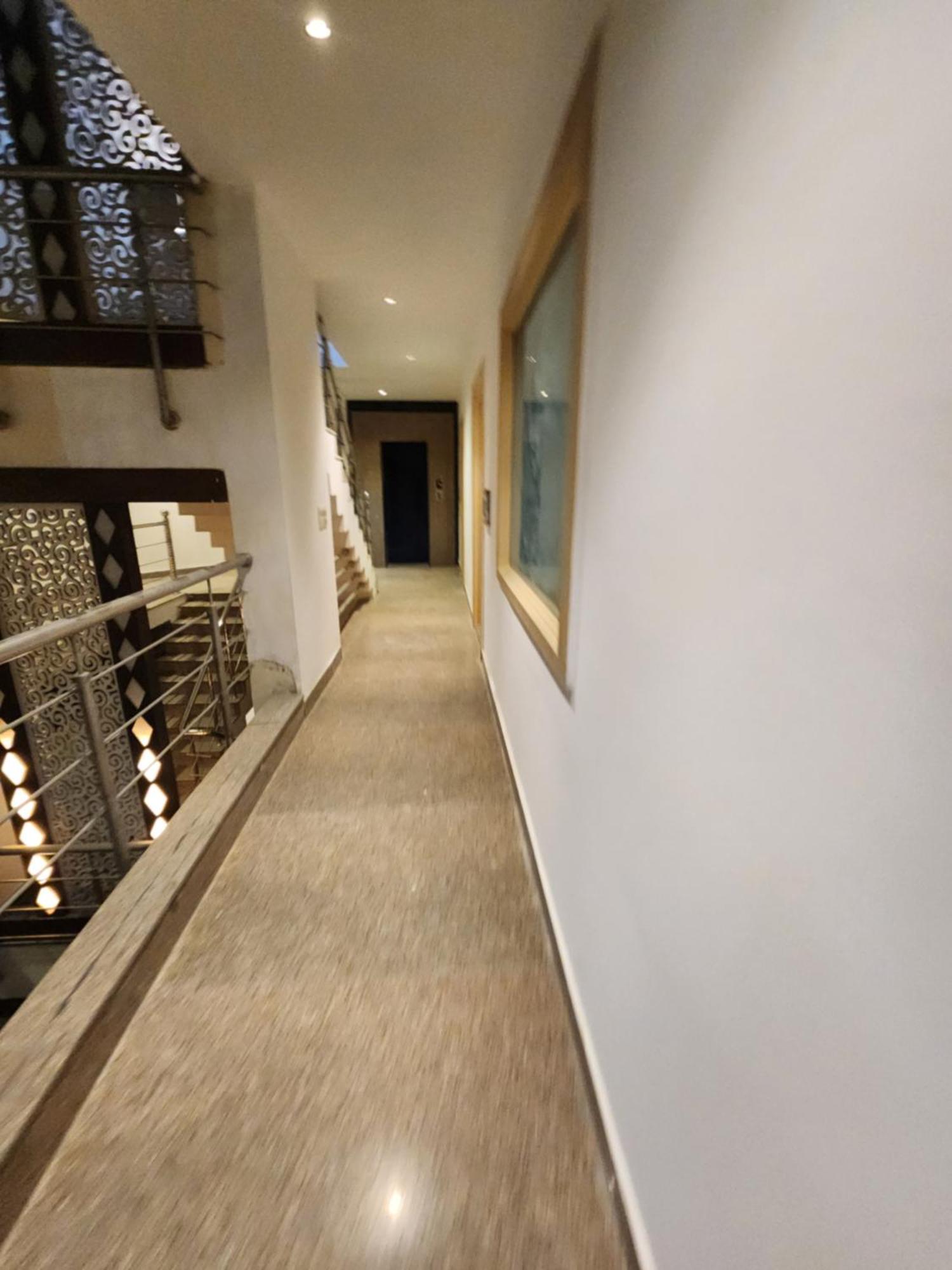 Square9 - A Boutique Hotel גורגאון מראה חיצוני תמונה